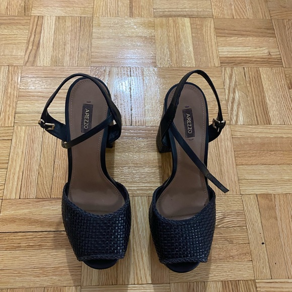 Black high heels - Picture 2 of 4